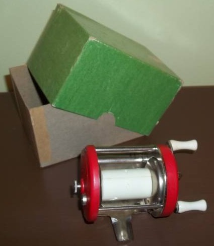 lot 128 image: Vintage Fishing Reel