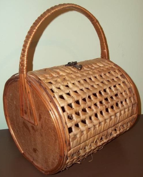 lot 137 image: Vintage Handbag