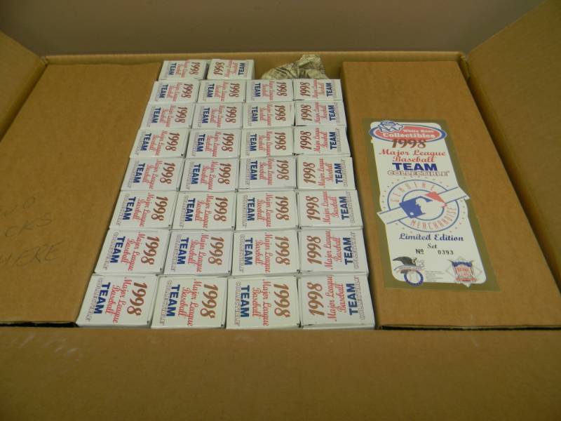 lot 17 image: VERY RARE COMPLETE SET OF 28 - 1998 BASEBALL TEAMS MATCHBOX - NEVER OUT OF THE BOX - AWESOME COLLECTION - SEE PICTURES