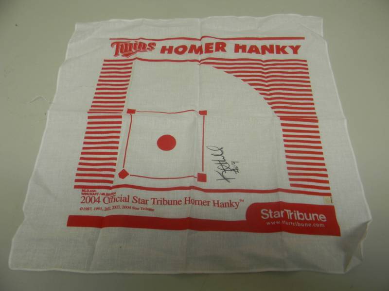 lot 20 image: KENT HRBEK SIGNED HOMER HANKY - ALL AUTOGRAPHS ARE GUARANTEED ORIGINAL - SEE PICTURES