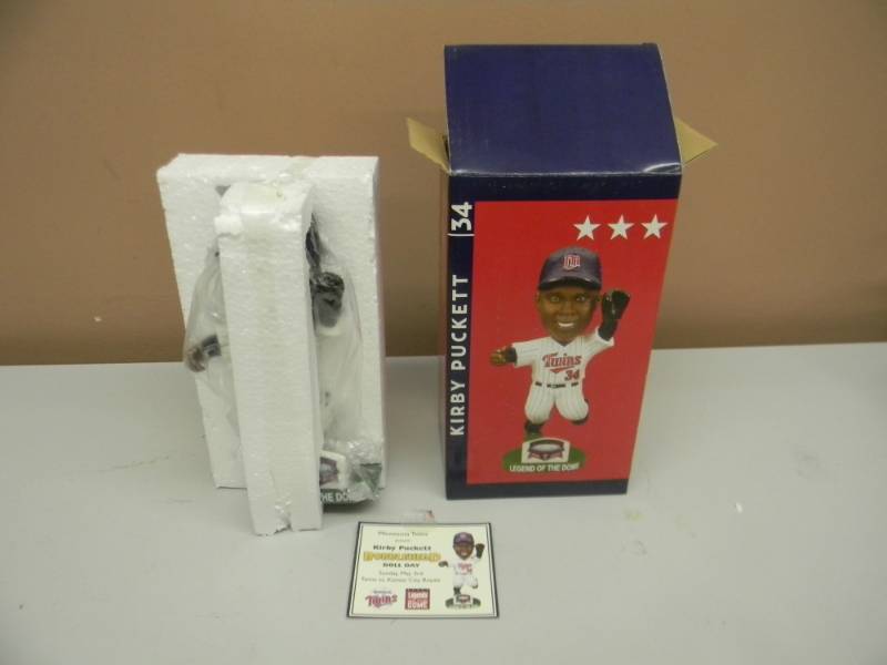 lot 37 image: KIRBY PUCKETT LEGENDS OF THE DOME BOBBLEHEAD - AWESOME NEW IN BOX - SEE PICTURES