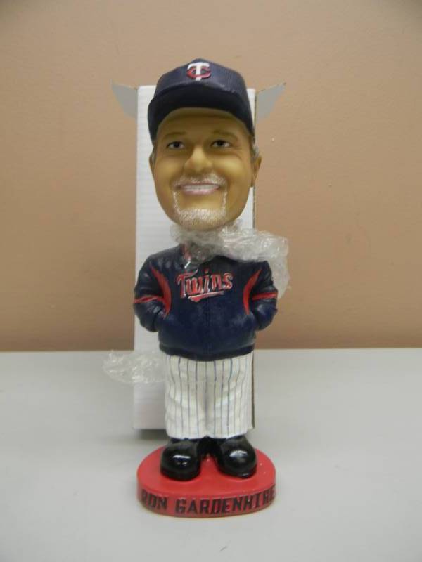 lot 49 image: RON GARDENHIRE MINNESOTA TWINS BOBBLEHEAD - NEW IN BOX - AWESOME - SEE PICTURES