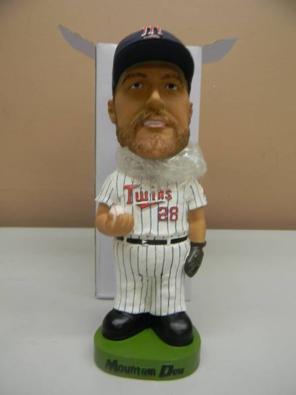 lot 60 image: BERT BLYLEVEN MINNESOTA TWINS BOBBLEHEAD - NEW IN BOX - AWESOME - SEE PICTURES