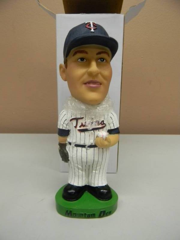 lot 63 image: JIM KAAT MINNESOTA TWINS BOBBLEHEAD - NEW IN BOX - AWESOME - SEE PICTURES