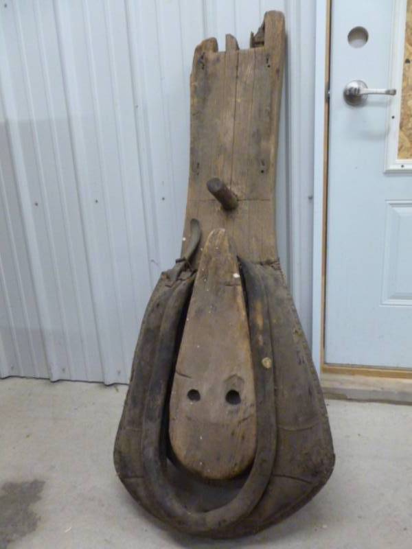 lot 6 image: Antique Leathersmiths Board