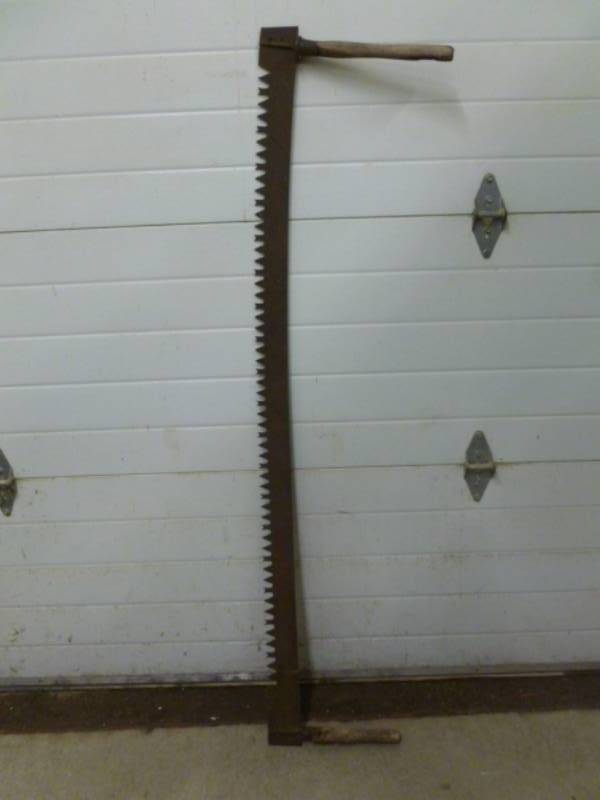 lot 8 image: Vintage Two Man Saw