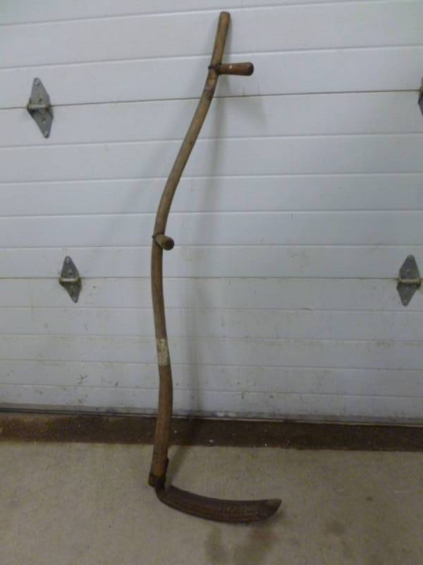 lot 9 image: Antique Scythe