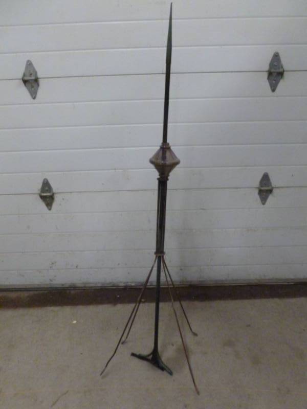 lot 15 image: Antique Lightning Rod
