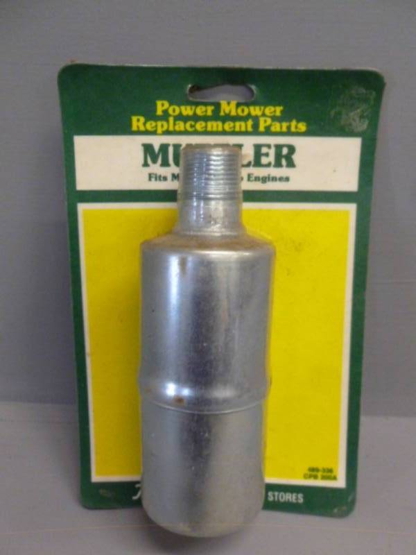 lot 38 image: Small Engine Part