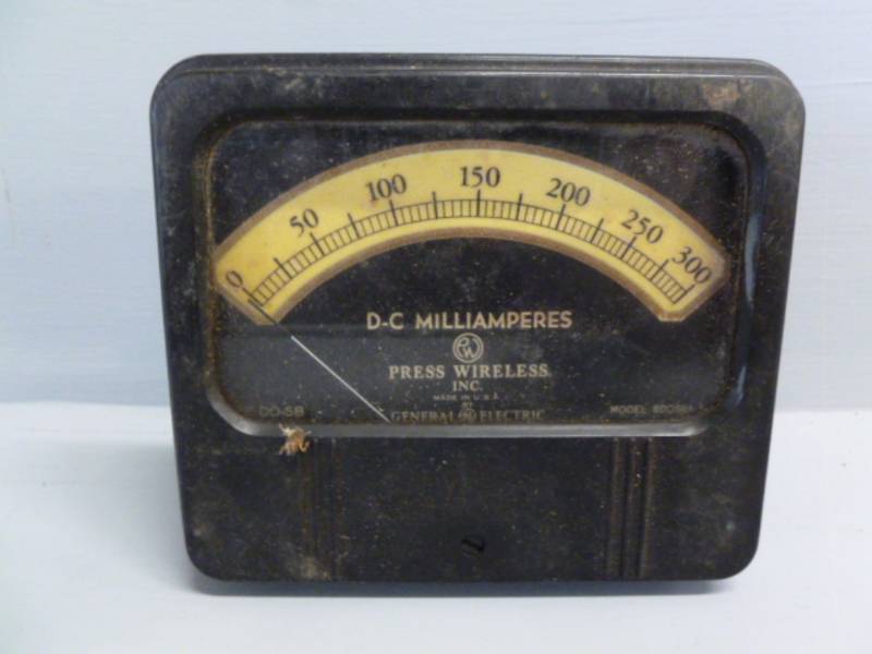 lot 39 image: Vintage Meter