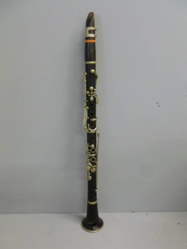 lot 139 image: Vintage Clairnet