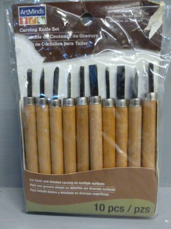 lot 168 image: Carving Knife Set