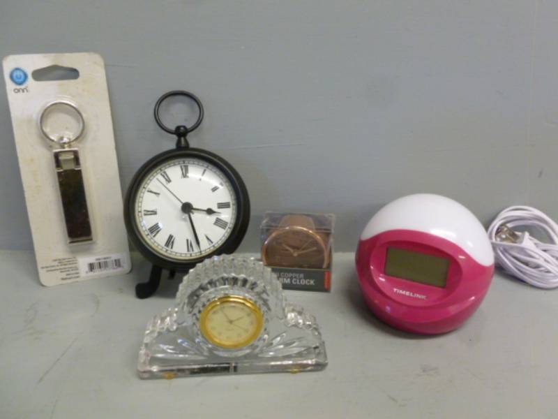 lot 169 image: Clocks