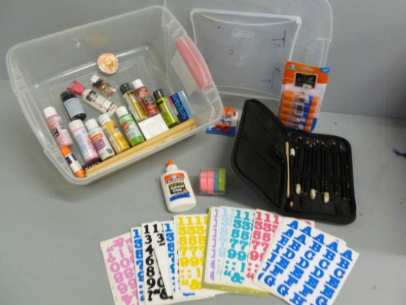 lot 184 image: Craft Items