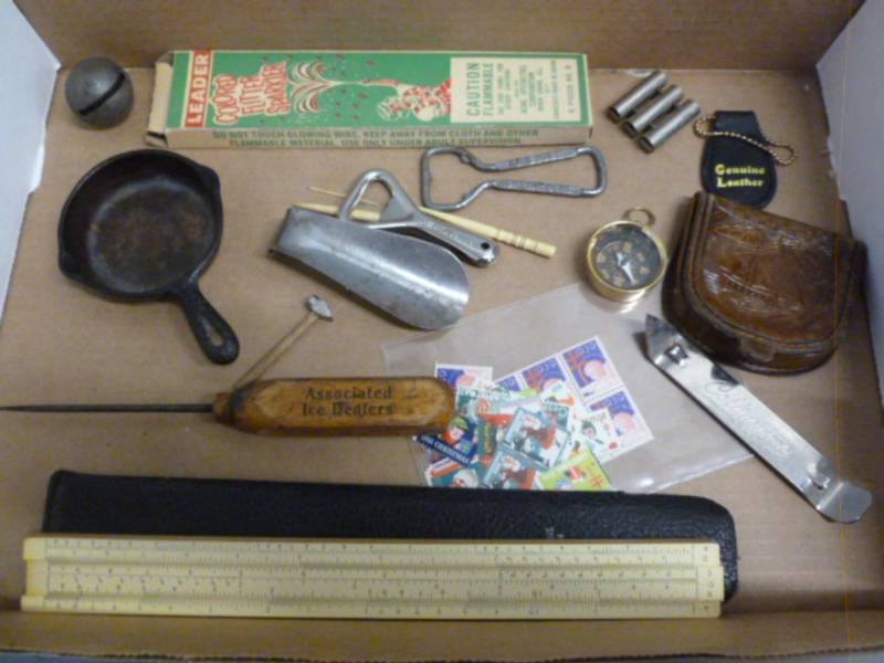 lot 230 image: Vintage Items