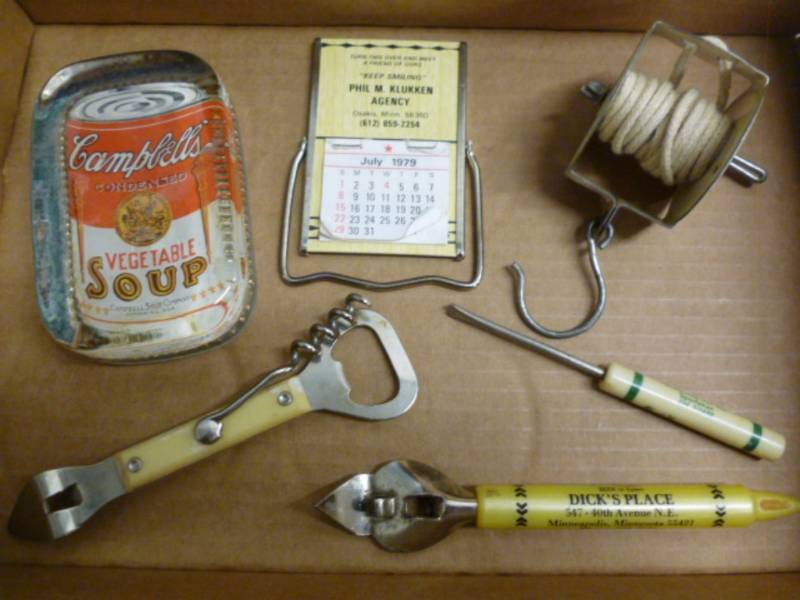 lot 236 image: Vintage Items