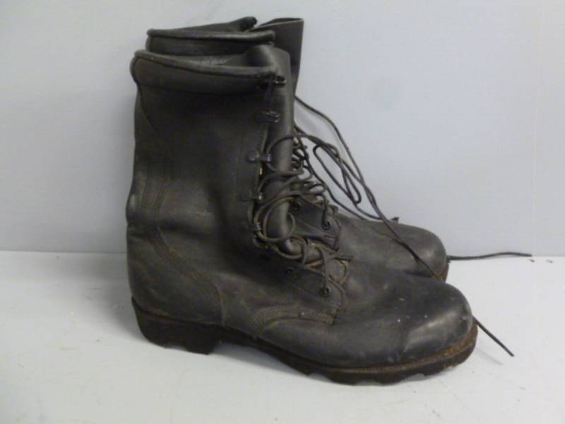 lot 244 image: Military Boots