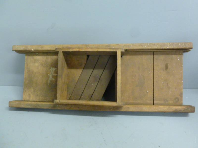 lot 282 image: Vintage Kraut Cutter
