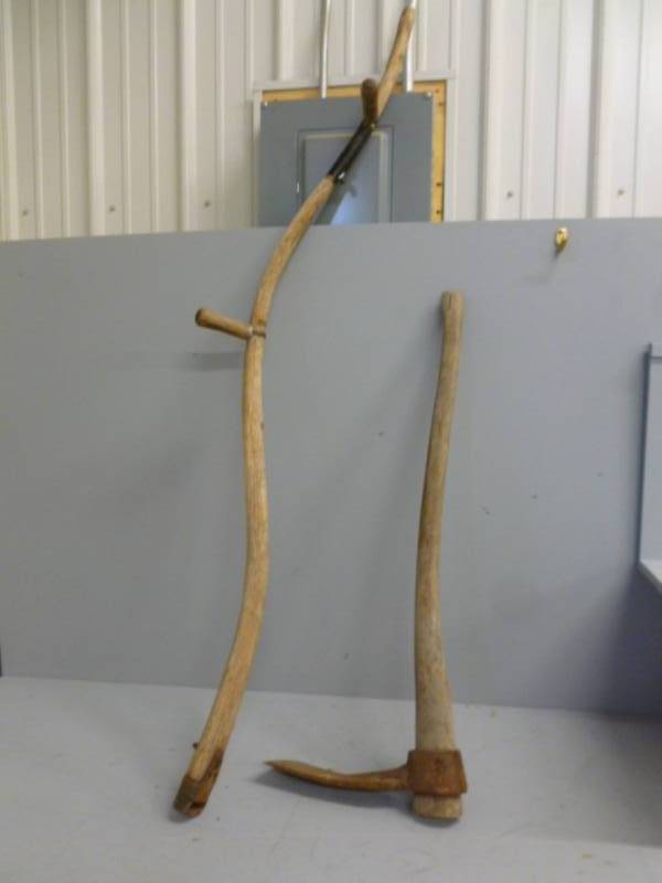 lot 287 image: Vintage Grub Hoe