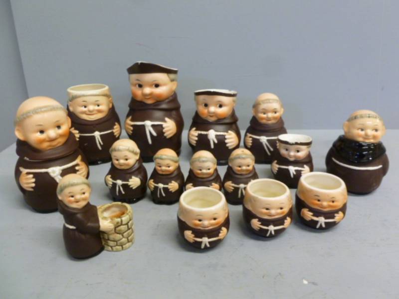 lot 289 image: Vintage Goebel