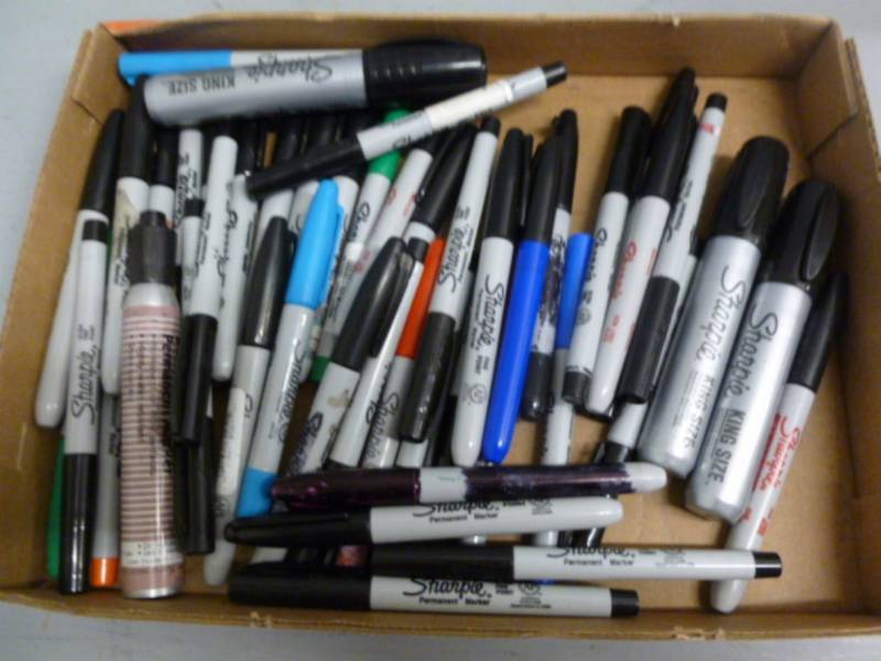 lot 321 image: Sharpie Markers