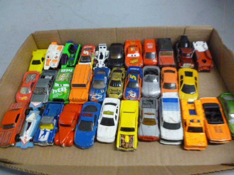 lot 332 image: Hot Wheels