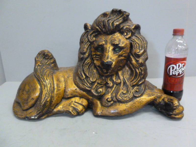 lot 345 image: Mantle Decoration