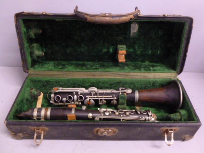 lot 351 image: Antique Clairnet