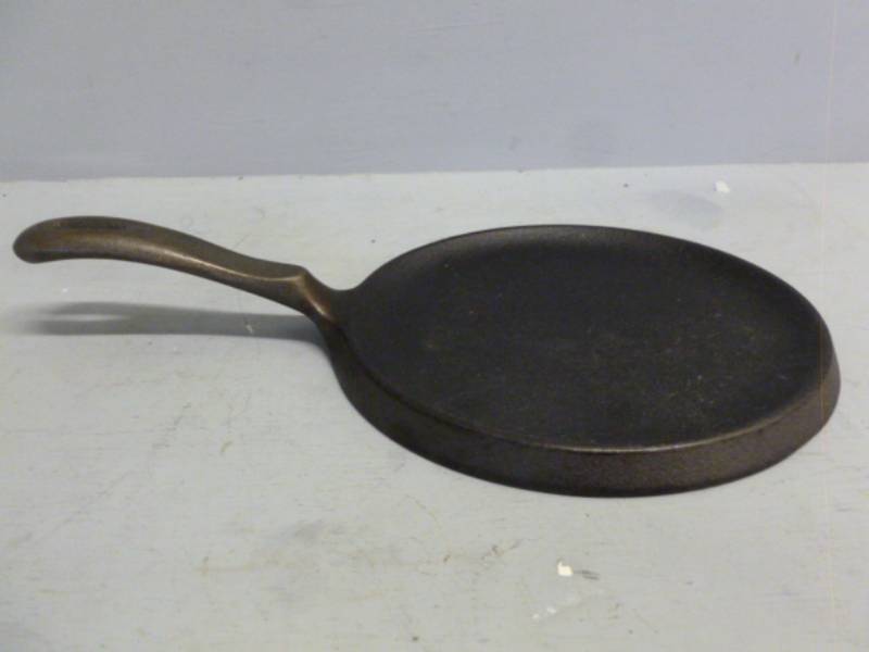 lot 358 image: Wagner Cast Iron Pan