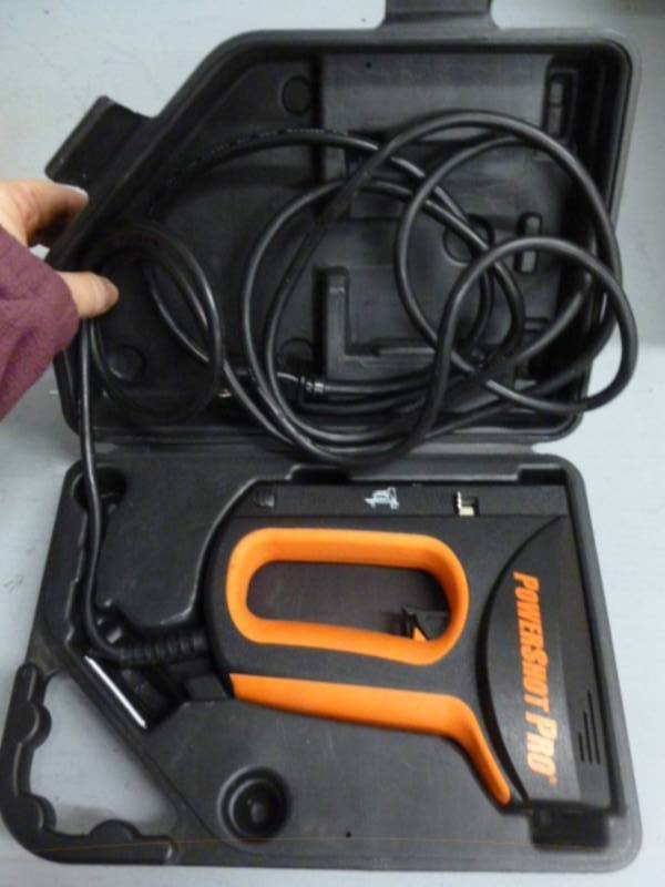 lot 361 image: Electric Staple Gun