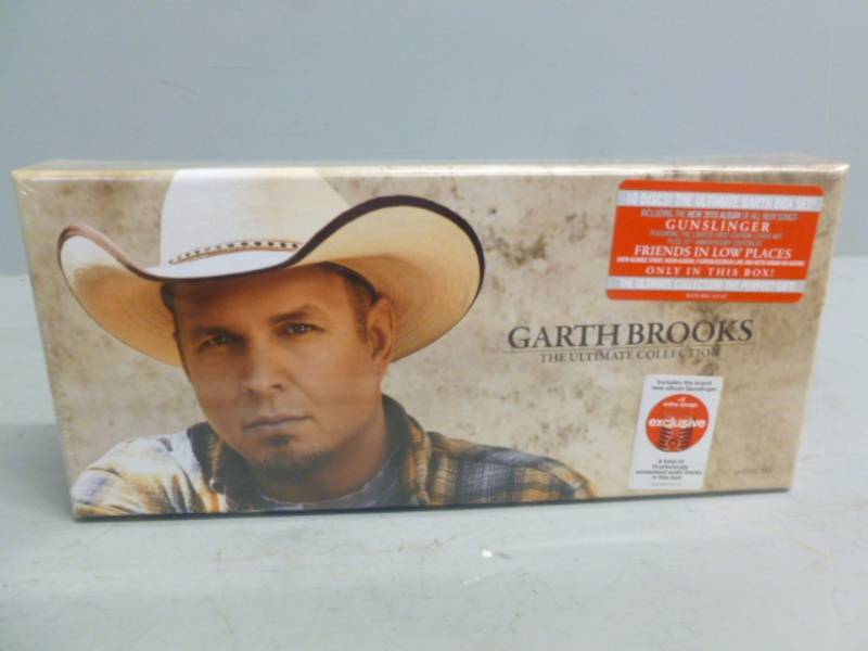 lot 374 image: Garth Brooks CD Set