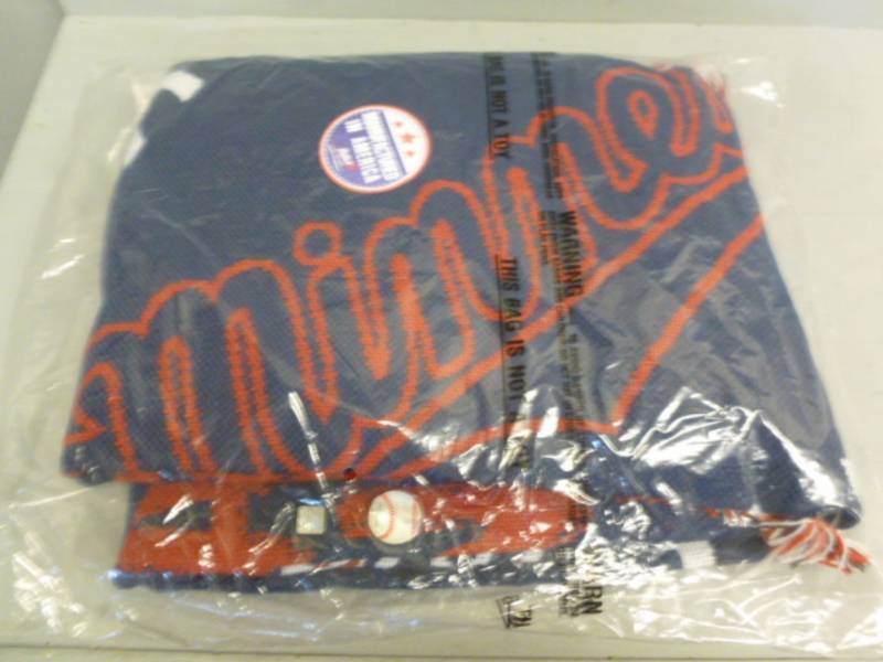 lot 376 image: New Twins Blanket