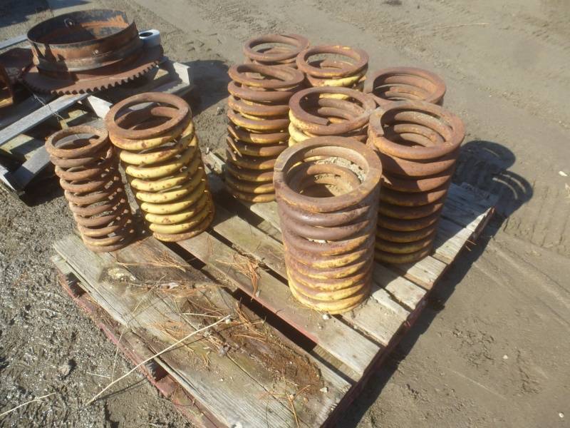 lot 32 image: Screen Deck Coil Springs