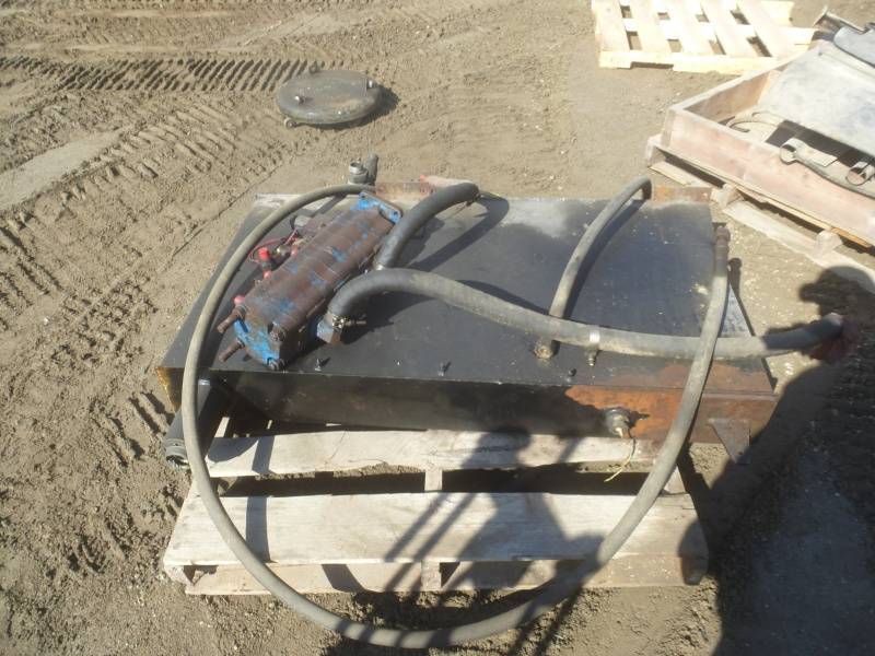 lot 34 image: Wet Kit Tank