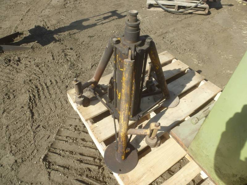 lot 38 image: Hydraulic Frame Jack