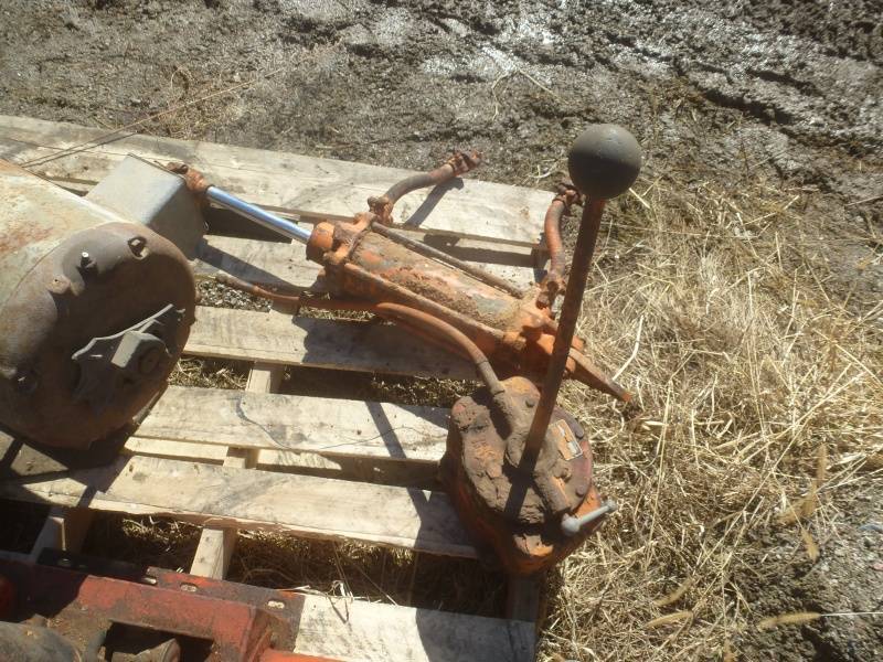 lot 42 image: Conveyor Shoot Closing Ram