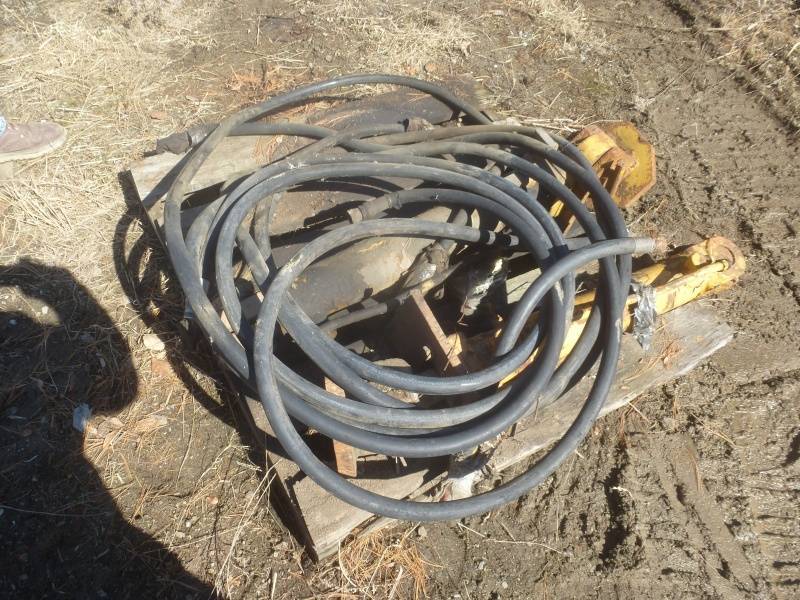 lot 44 image: Crusher Hydraulic Lift Kit