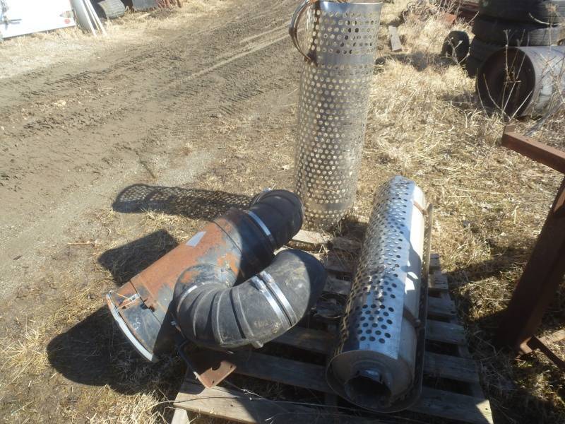lot 47 image: Air Intake & Exhaust Pieces