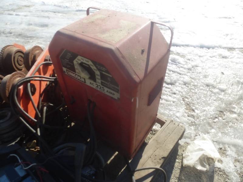 lot 14 image: Lincoln Welder