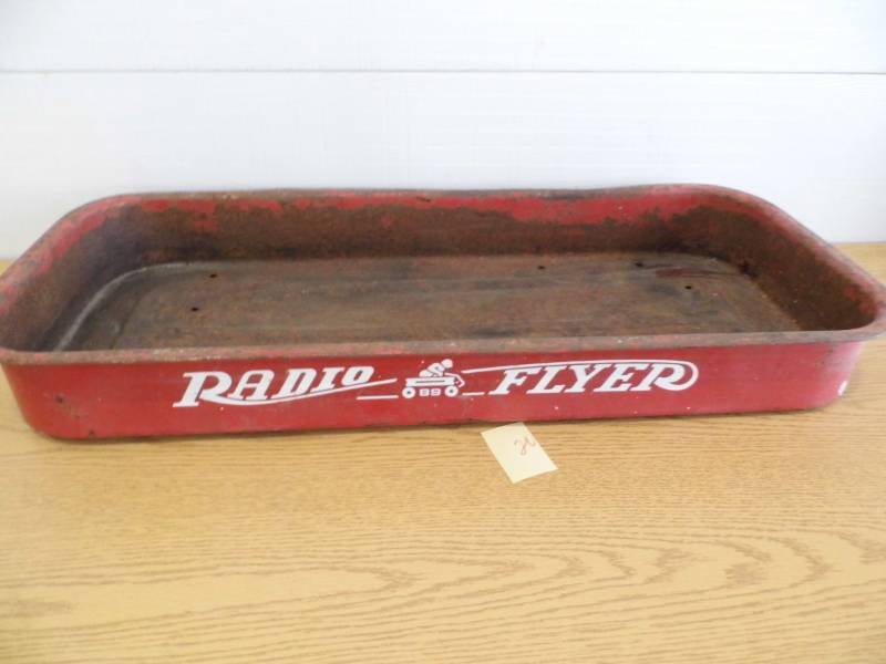 lot 20 image: Radio Flyer Wagon Bed Only