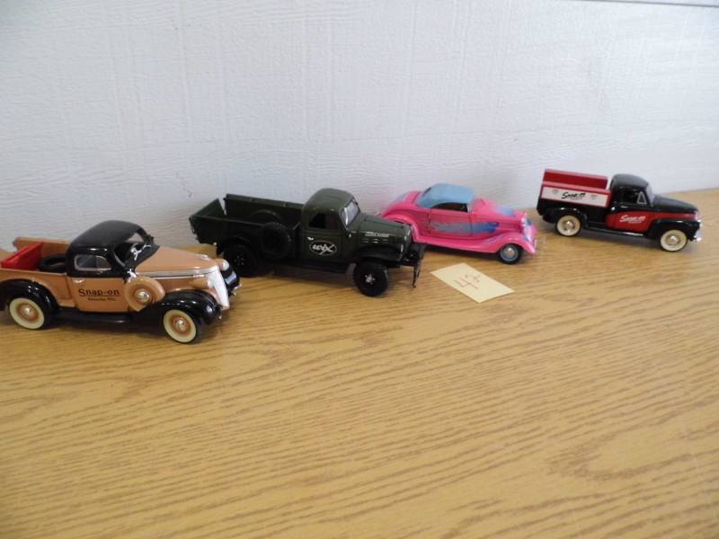 lot 42 image: Lot of 4 Diecast Vehicles