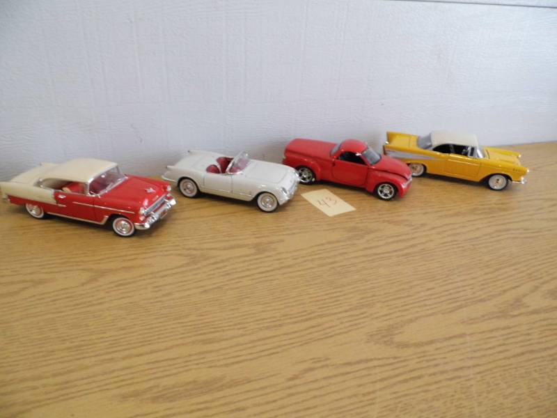 lot 43 image: Lot of 4 Diecast Vehicles