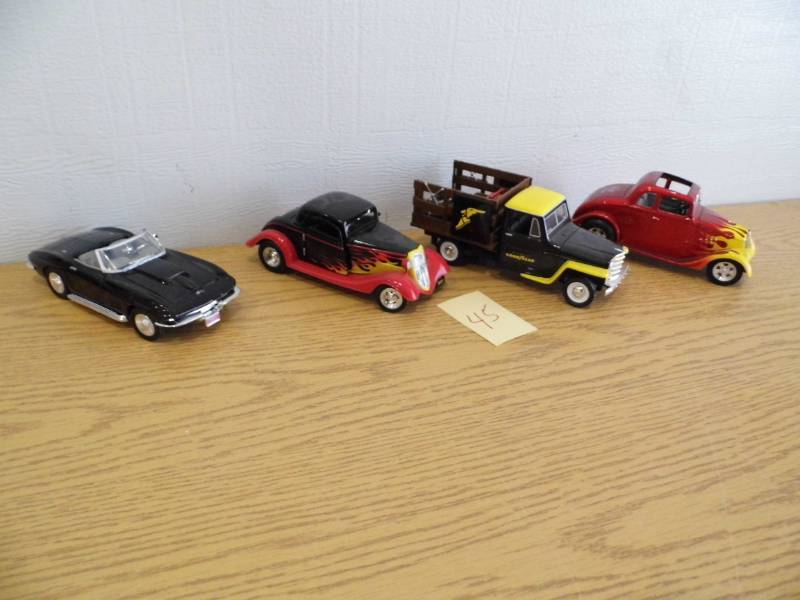 lot 45 image: Lot of 4 Diecast Vehicles