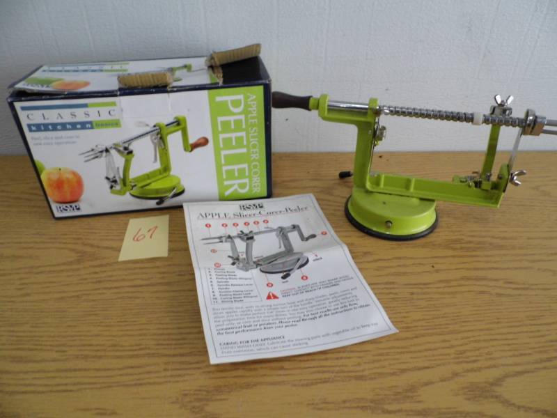 lot 67 image: Apple Peeler