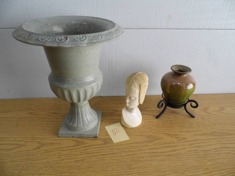 lot 80 image: Metal Urn - Decor