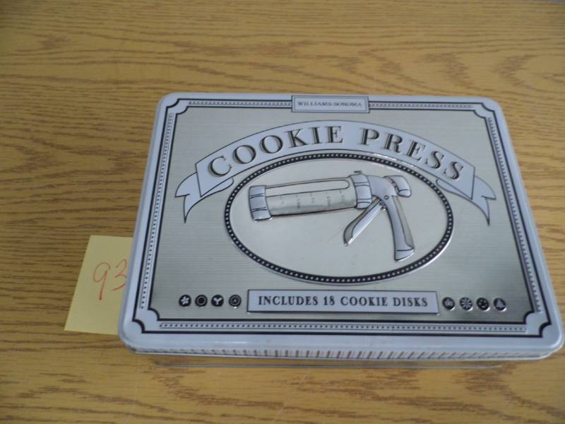 lot 93 image: William-Sonoma Cookie Press