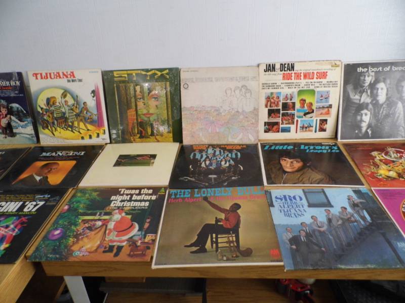 lot 105 image: Record Albums