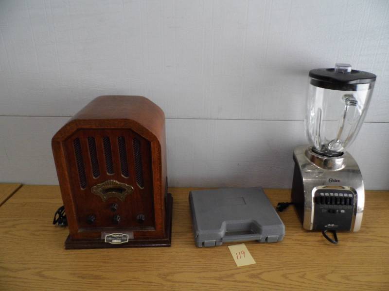 lot 119 image: Blender - Radio - Dremnel