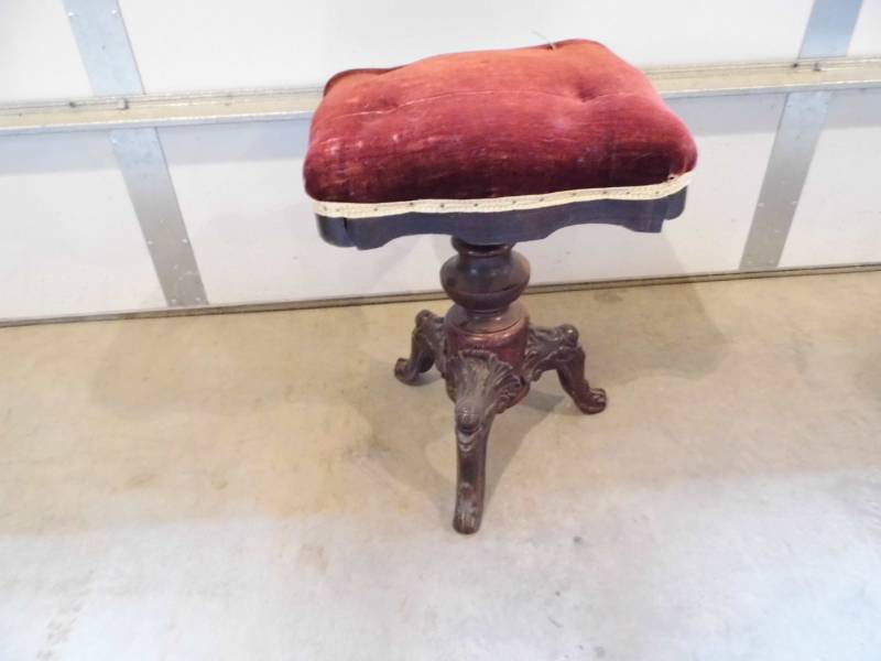 lot 126 image: Antique Organ Stool
