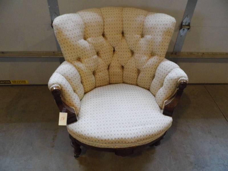lot 131 image: Antique Parlor Chair